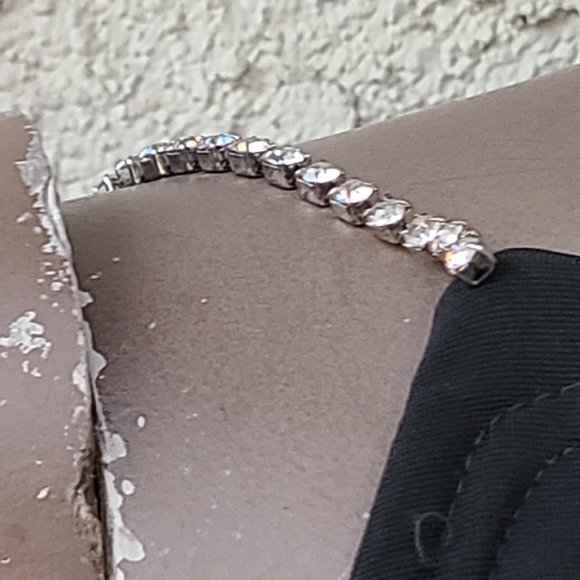 Black Bodyhugging Slinkly Gown - Picture 3 of 15